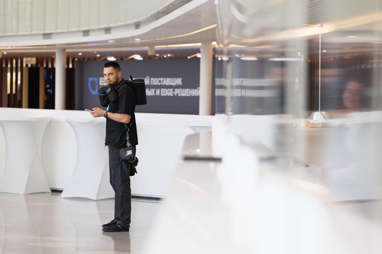 Использование искусственного интеллекта в кино сегодня одобрила даже академия «Оскар» — фильмы с нейросетями допускаются к премии, если раскрыт творческий вклад человека